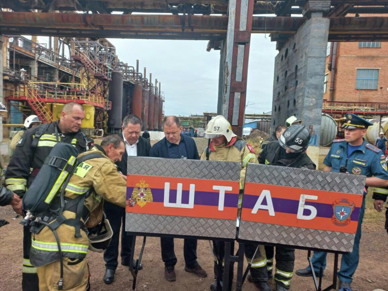 При взрыве на заводе в Башкирии пострадали 36 человек