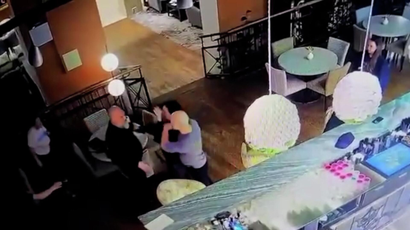 Свердловское заксобрание проверит видео драки с возможным участием депутата