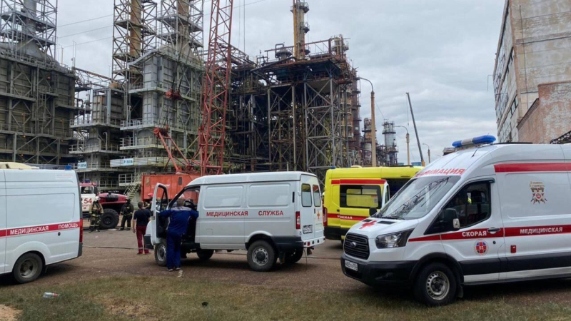 Три человека пострадали при взрыве на заводе в Рязанской области
