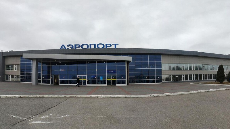 В нескольких российских аэропортах ввели временные ограничения