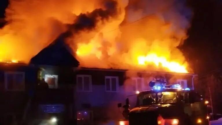 В Улан-Удэ загорелся торговый центр, пострадали пять человек