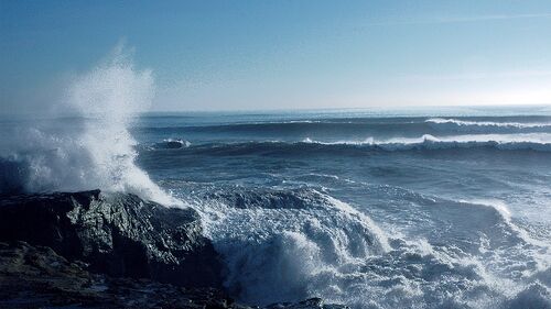 На прибрежную зону Северо-Курильска обрушилась первая волна цунами