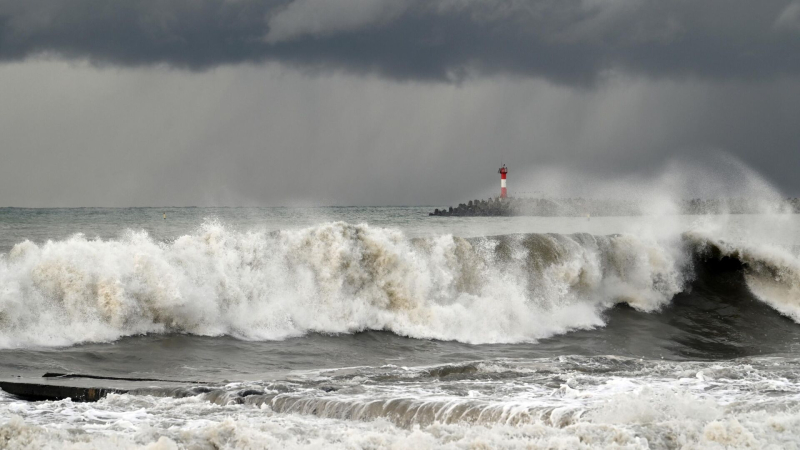 На прибрежную зону Северо-Курильска обрушилась первая волна цунами