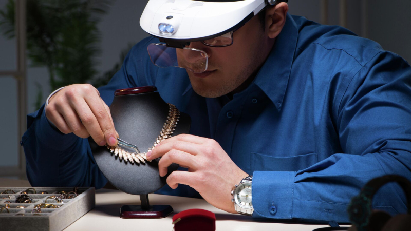 Налоговый вычет в 2025 году: какие бывают виды, как оформить